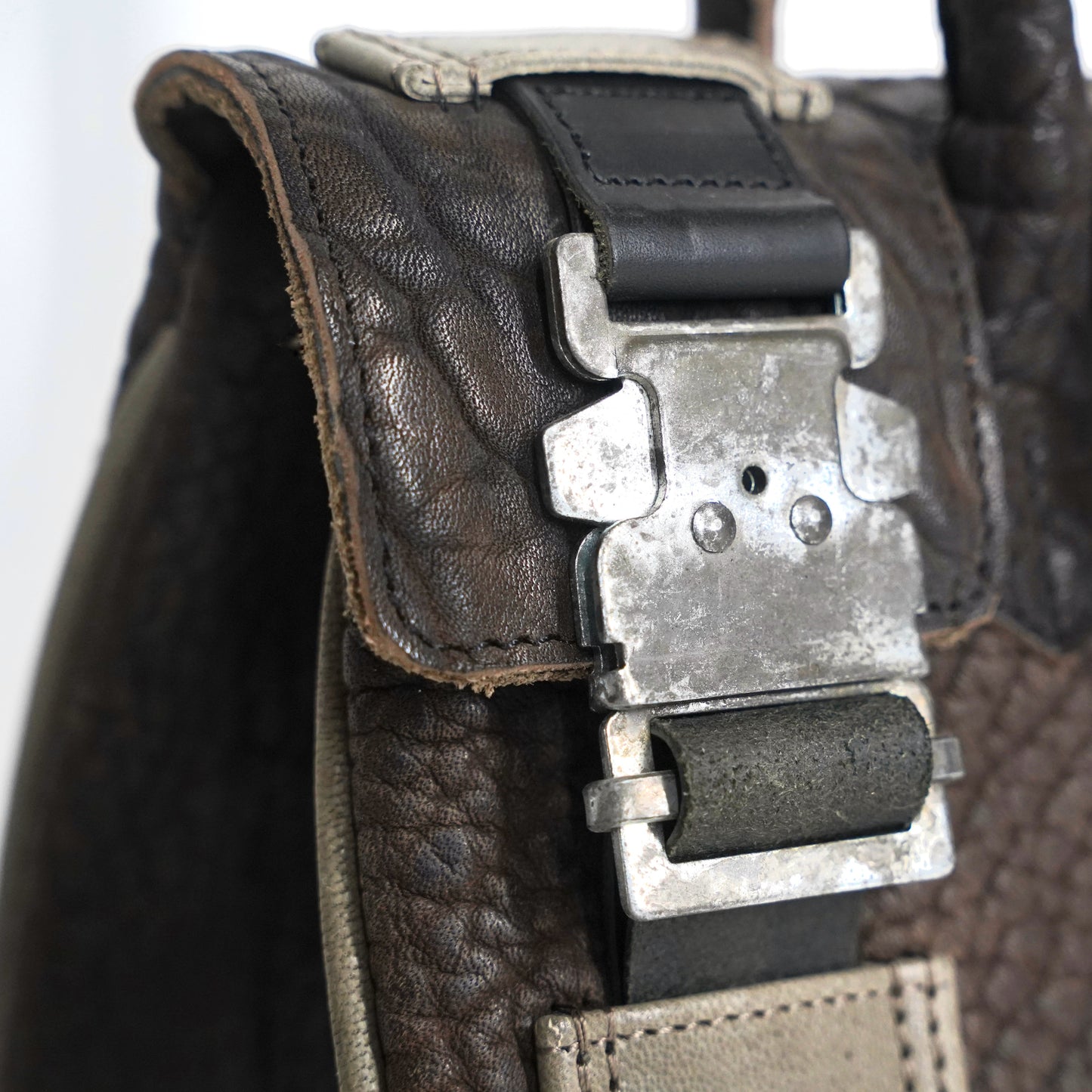 Voyger25 / Shrunken Rough Bull