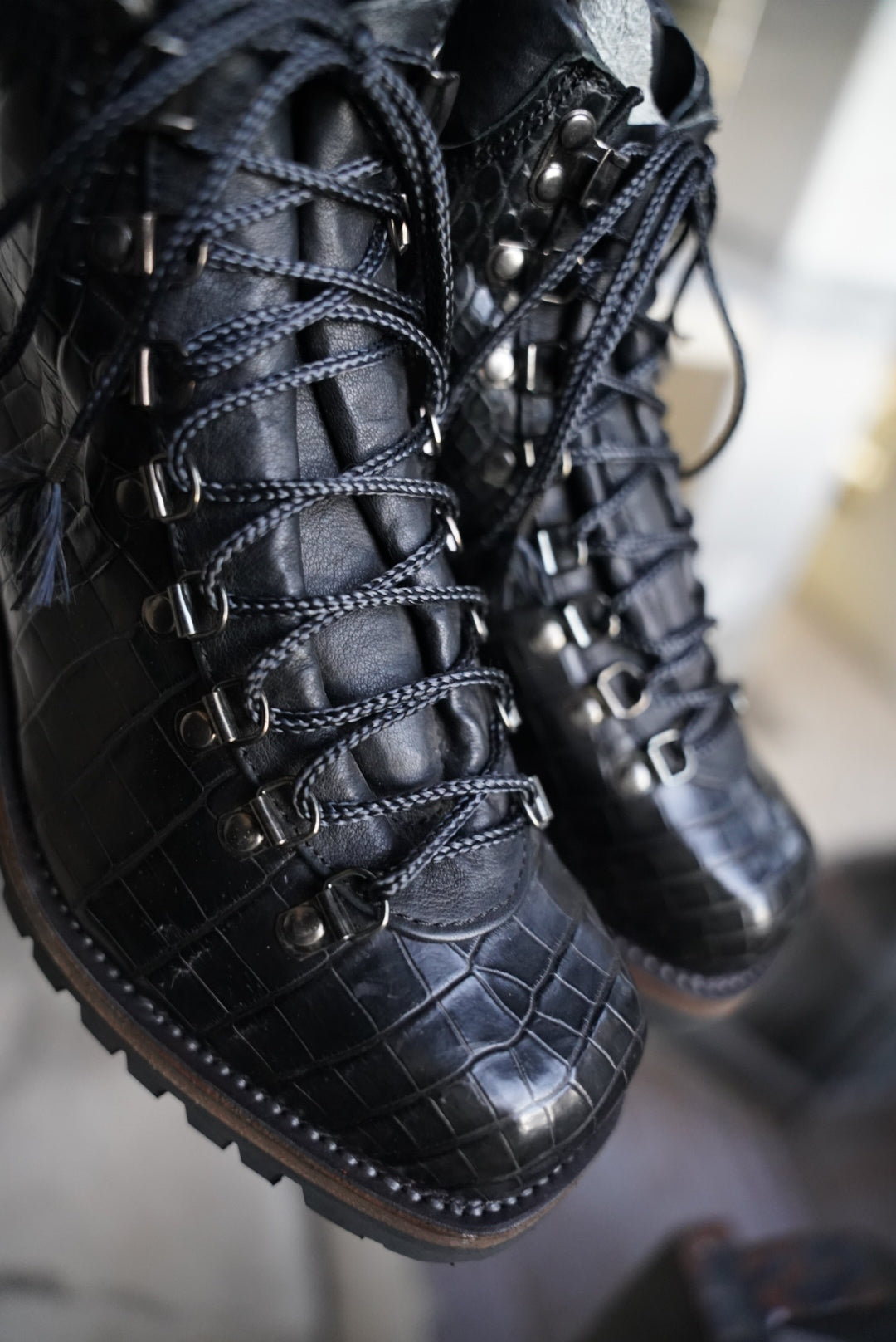 MOUNTAIN BOOTS / CROCODILE / SIZE 43