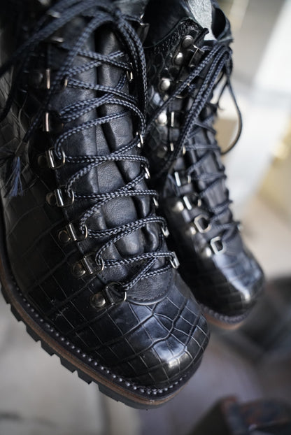 MOUNTAIN BOOTS / CROCODILE / SIZE 43