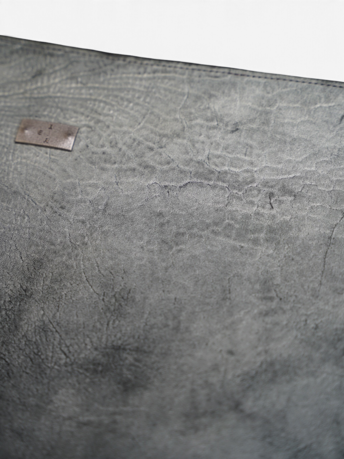 ZIP PORTFOLIO / SHRUNKEN HORSEBUTT / WHITE WAX