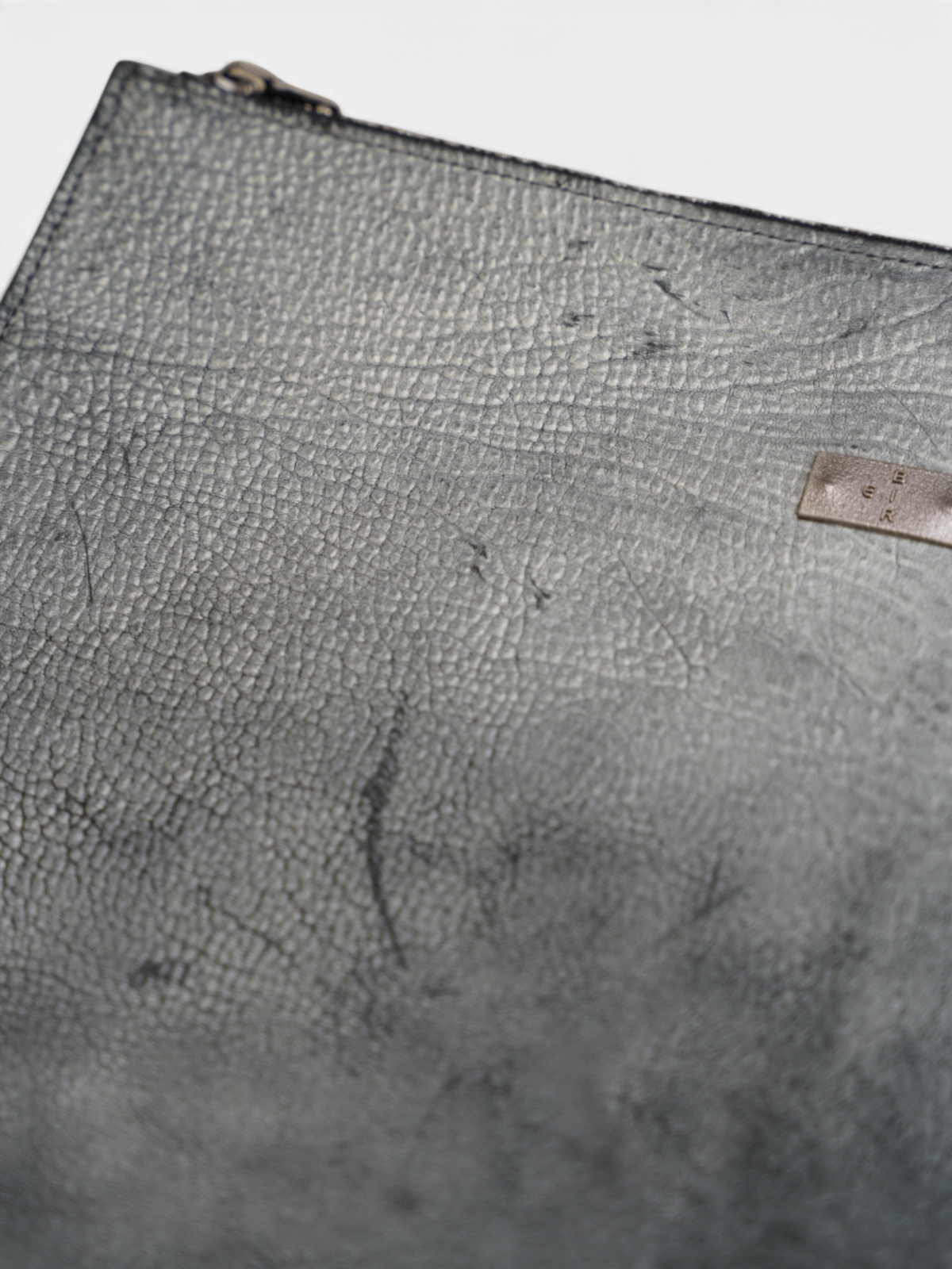 ZIP PORTFOLIO / SHRUNKEN HORSEBUTT / WHITE WAX