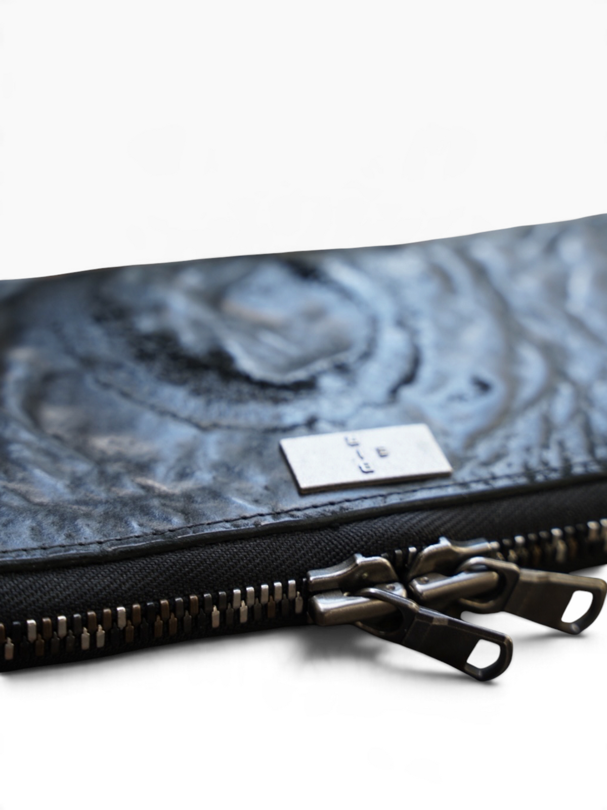 ROUND ZIP LONG WALLET / WAXED HORSEBUTT / BLK