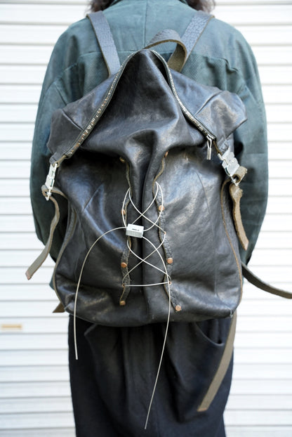 METAL WIRE RUCKSACK / OIL HORSE / BLACK