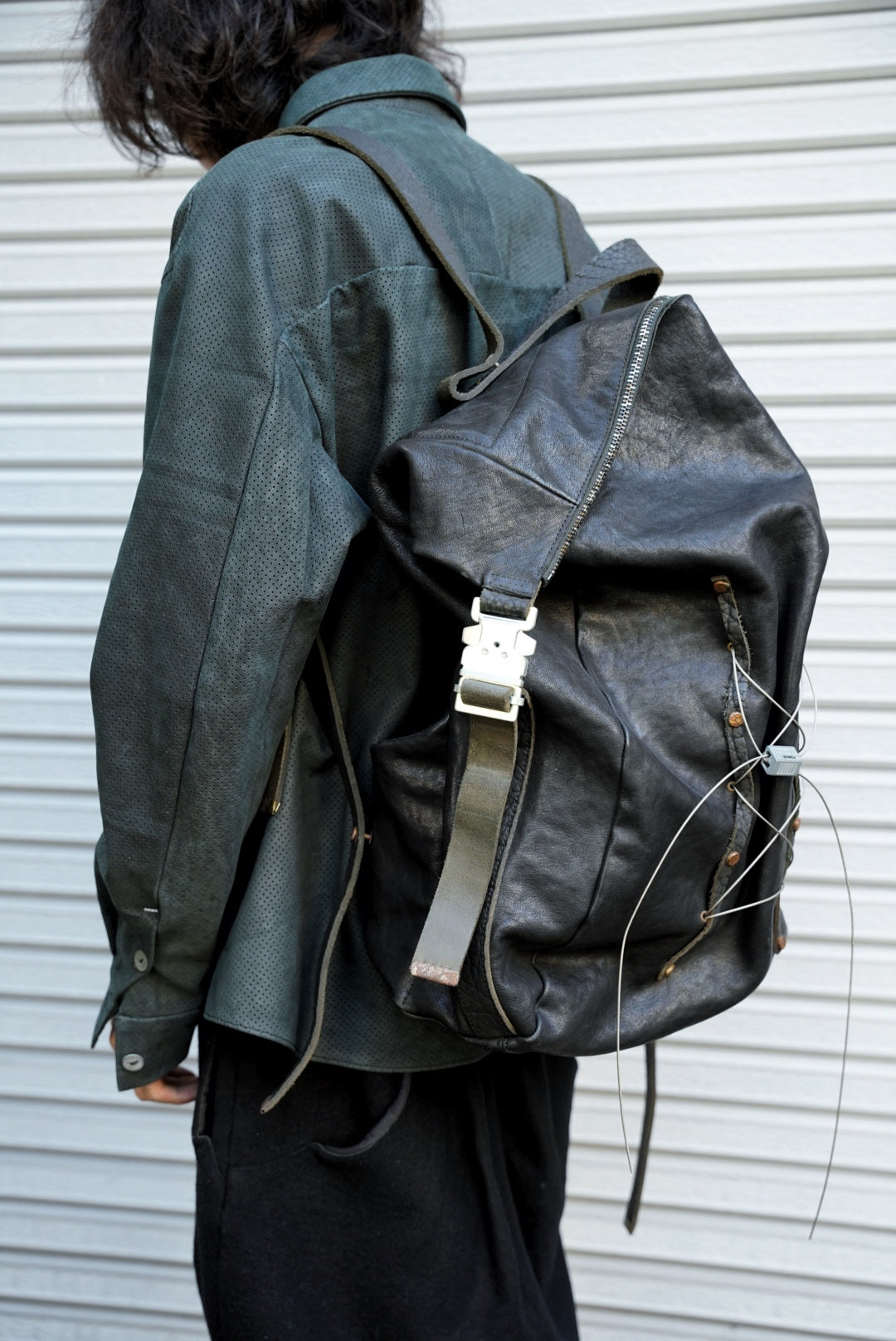 METAL WIRE RUCKSACK / OIL HORSE / BLACK