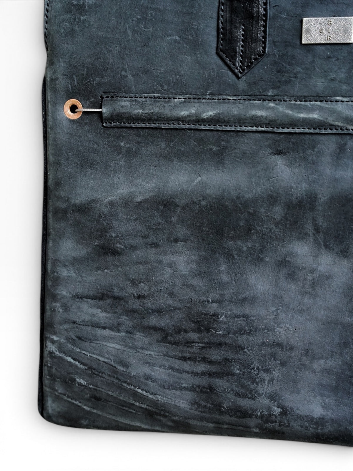 [LIMITED] BARK 35 / GUIDI HORSEBUTT / MARBLE /