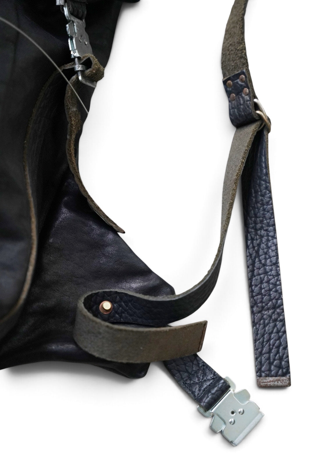 METAL WIRE RUCKSACK / OIL HORSE / BLACK