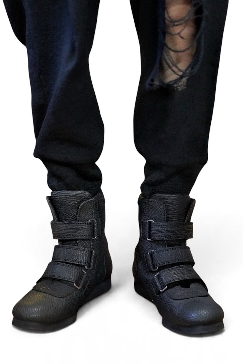 LIMITED / GERMAN SNEAKER / JP SHARK / 42 / BLACK